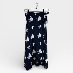 RD & Koko Skirt Navy Embroidered Tie Wrap Size Small (B)
